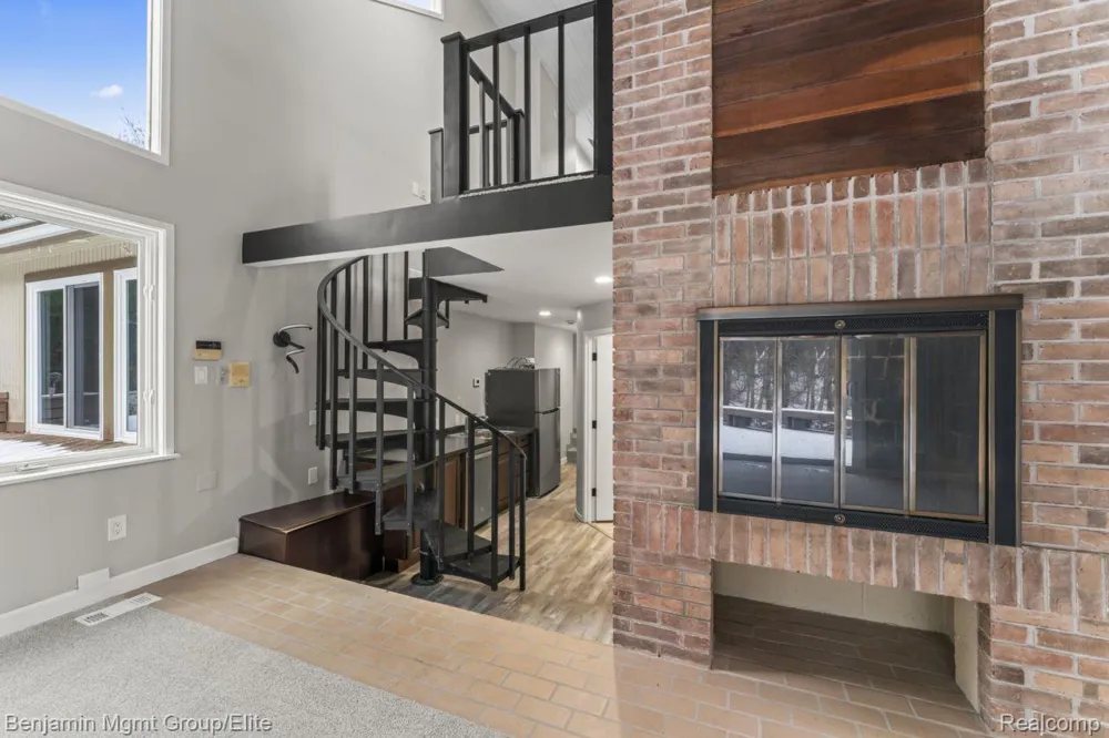 5910 Cedar Knoll Drive Genoa Township, MI 48116
