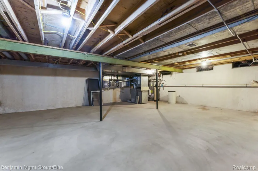 5910 Cedar Knoll Drive Genoa Township, MI 48116