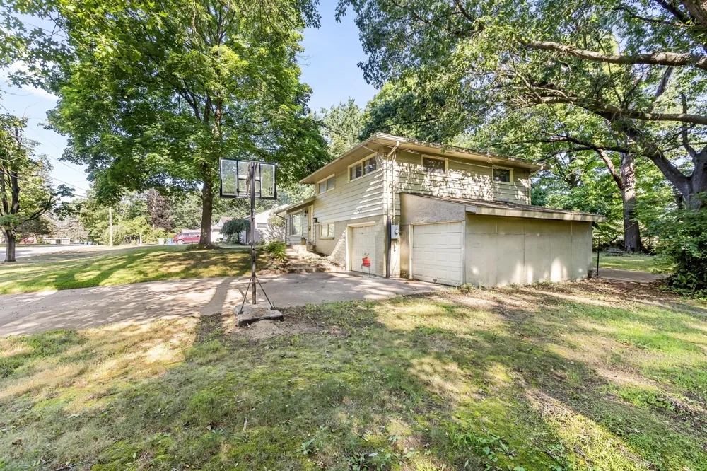 341 Country Club Terrace Battle Creek City, MI 49015