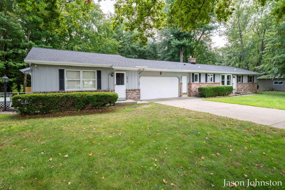 8921 Norman Drive Georgetown Charter Township, MI 49428