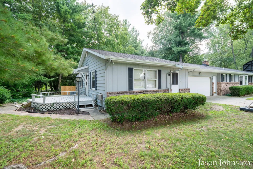 8921 Norman Drive Georgetown Charter Township, MI 49428
