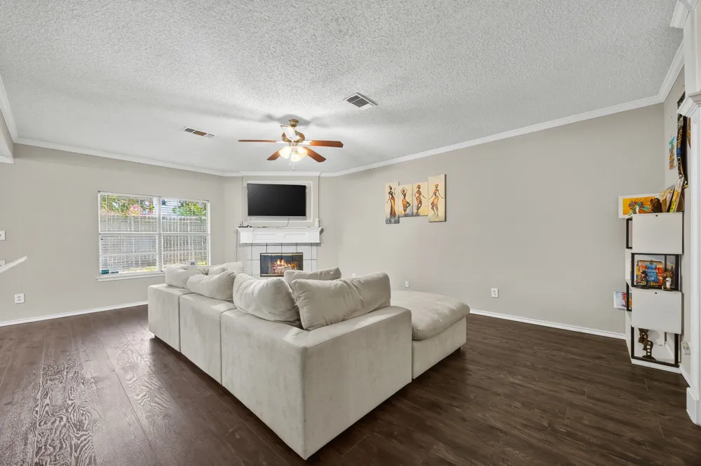 3357 Galaway Bay Drive Grand Prairie, TX 75052