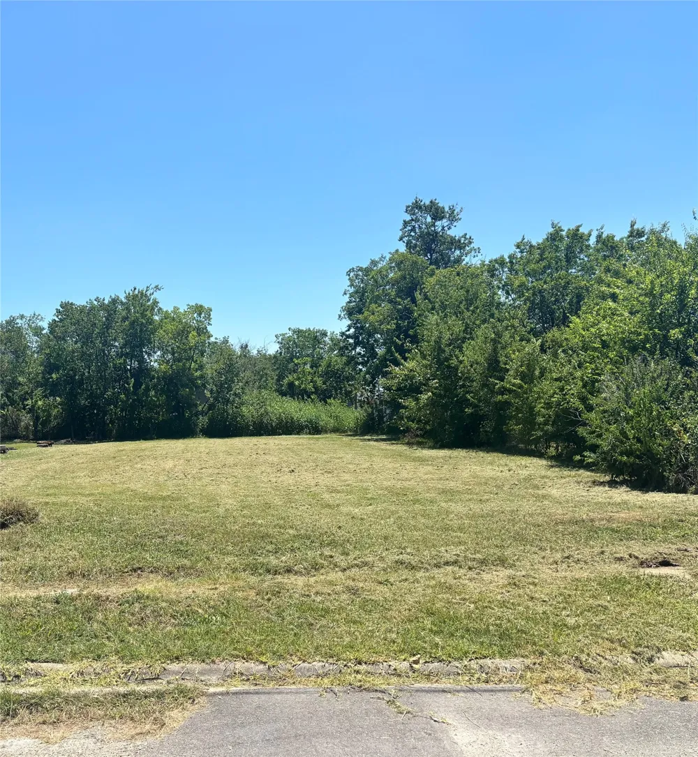 1605 E 9th Avenue Corsicana, TX 75110