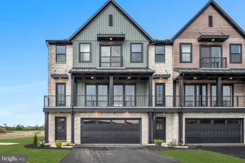 194 TRAILSIDE COURT