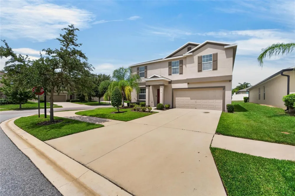 215 ENGLISH HERITAGE PLACE Dover, FL 33527