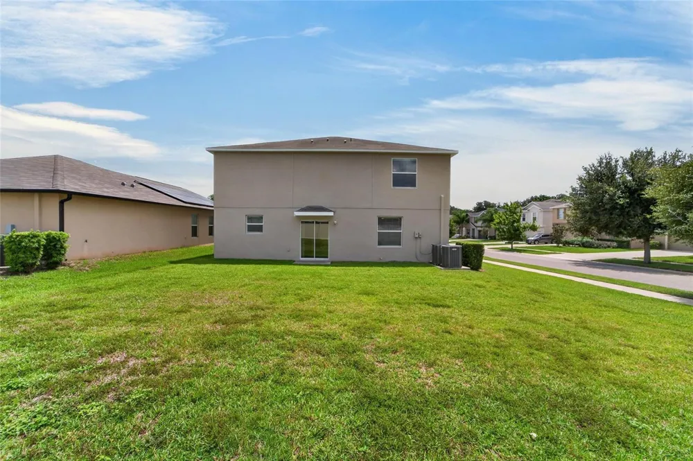 215 ENGLISH HERITAGE PLACE Dover, FL 33527