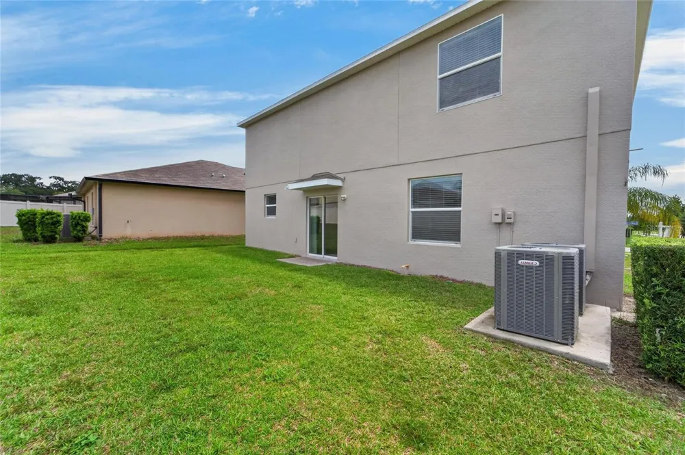 215 ENGLISH HERITAGE PLACE Dover, FL 33527