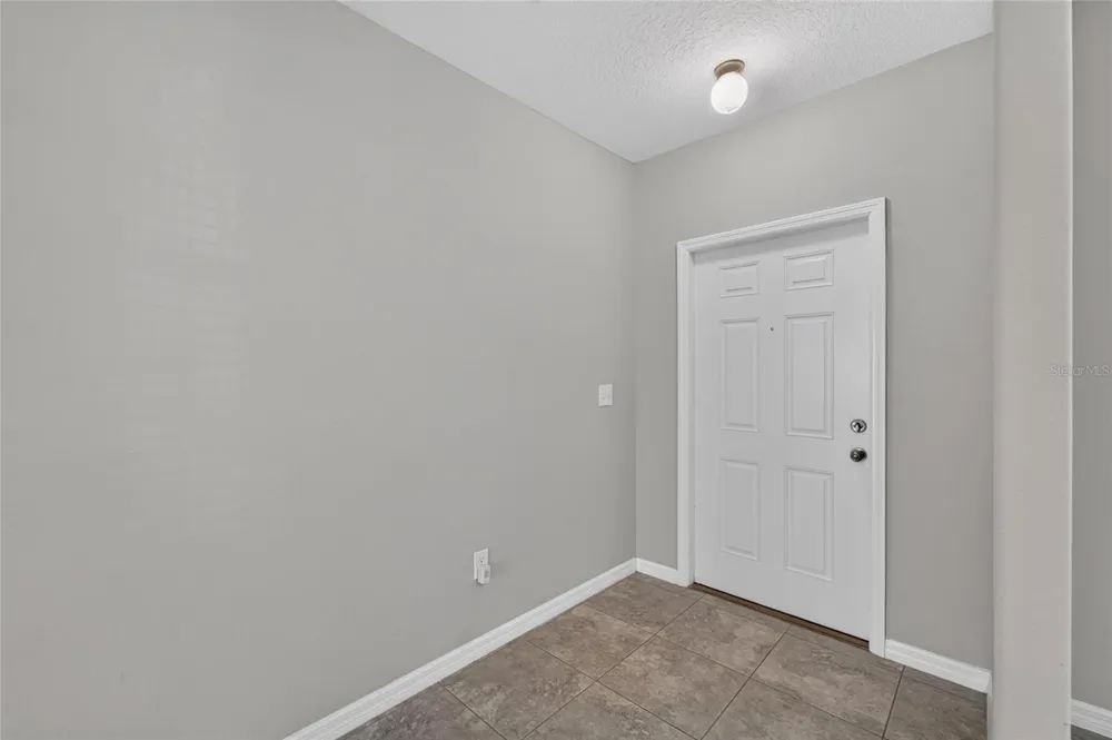 215 ENGLISH HERITAGE PLACE Dover, FL 33527
