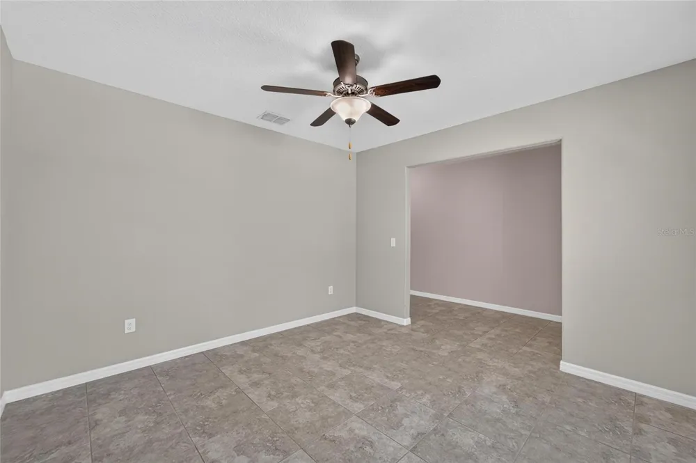 215 ENGLISH HERITAGE PLACE Dover, FL 33527