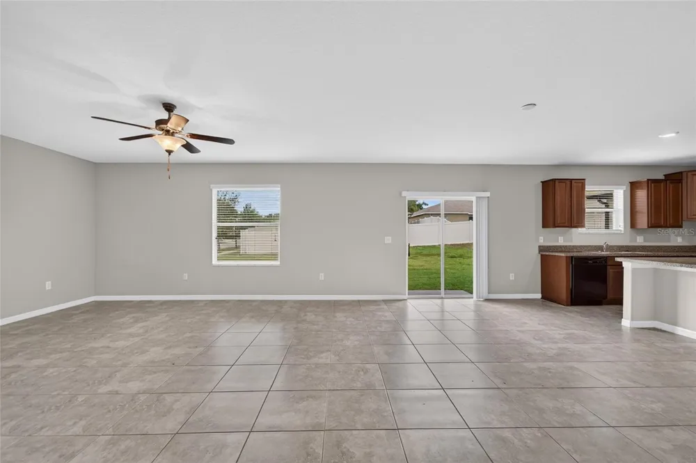 215 ENGLISH HERITAGE PLACE Dover, FL 33527