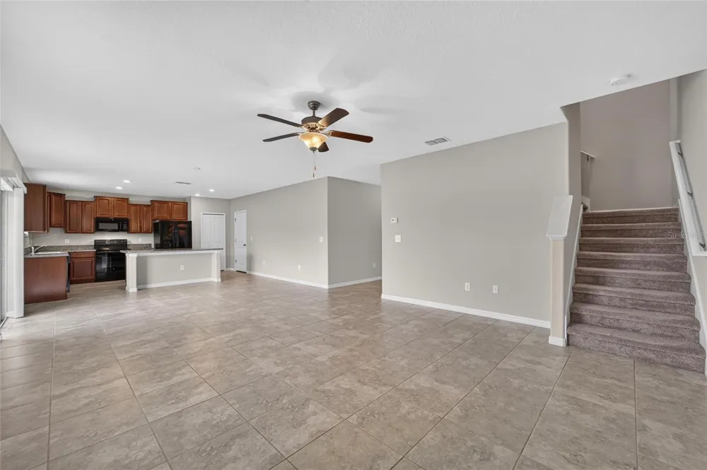 215 ENGLISH HERITAGE PLACE Dover, FL 33527