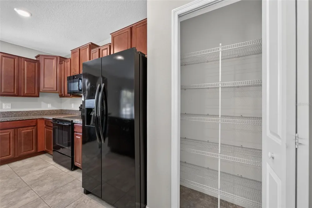 215 ENGLISH HERITAGE PLACE Dover, FL 33527