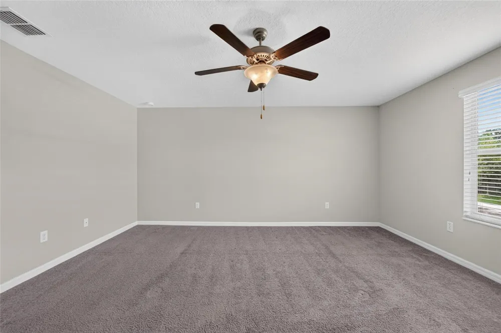 215 ENGLISH HERITAGE PLACE Dover, FL 33527