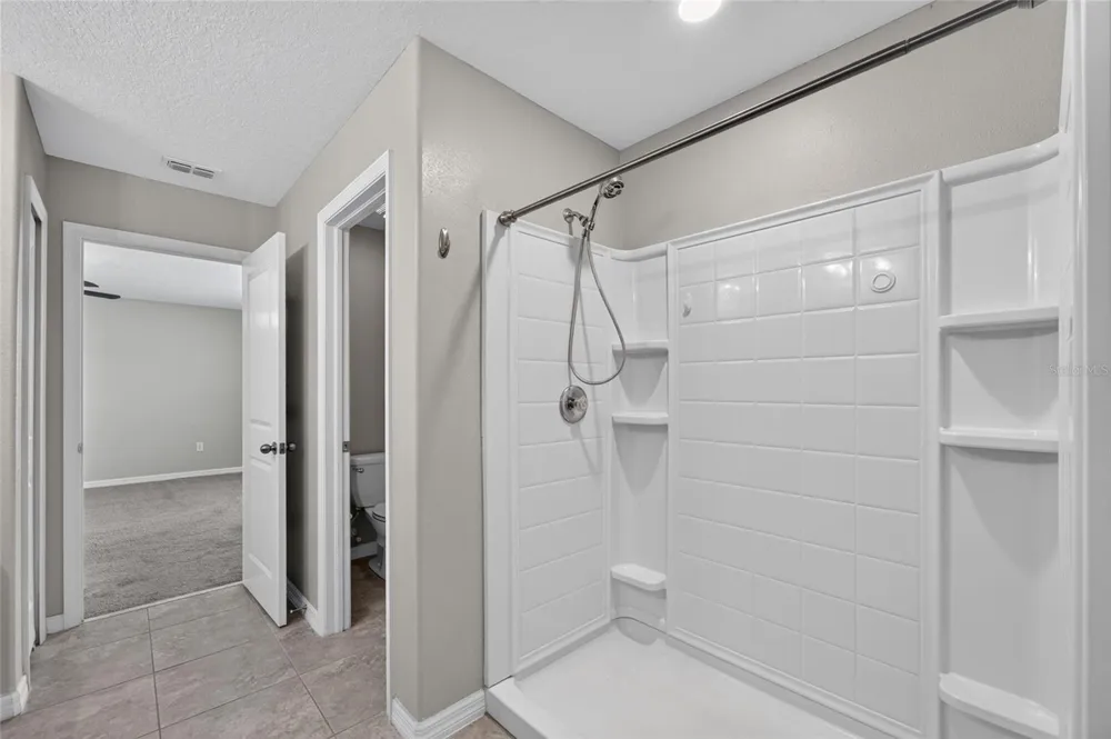 215 ENGLISH HERITAGE PLACE Dover, FL 33527