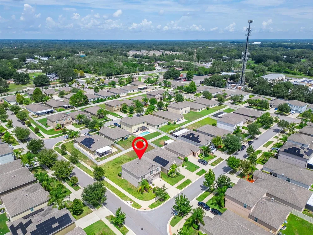 215 ENGLISH HERITAGE PLACE Dover, FL 33527