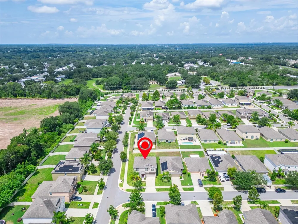 215 ENGLISH HERITAGE PLACE Dover, FL 33527