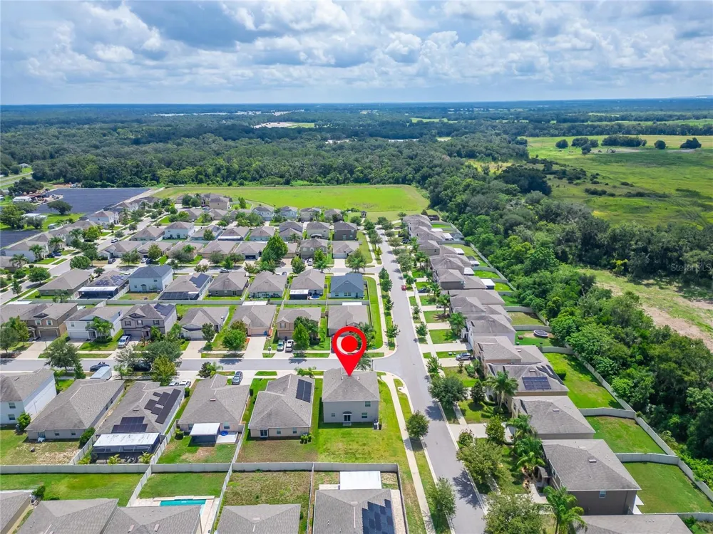 215 ENGLISH HERITAGE PLACE Dover, FL 33527