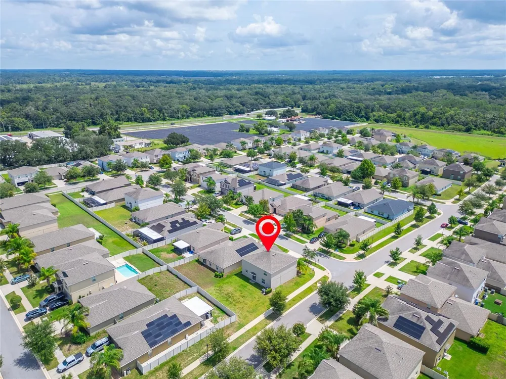 215 ENGLISH HERITAGE PLACE Dover, FL 33527