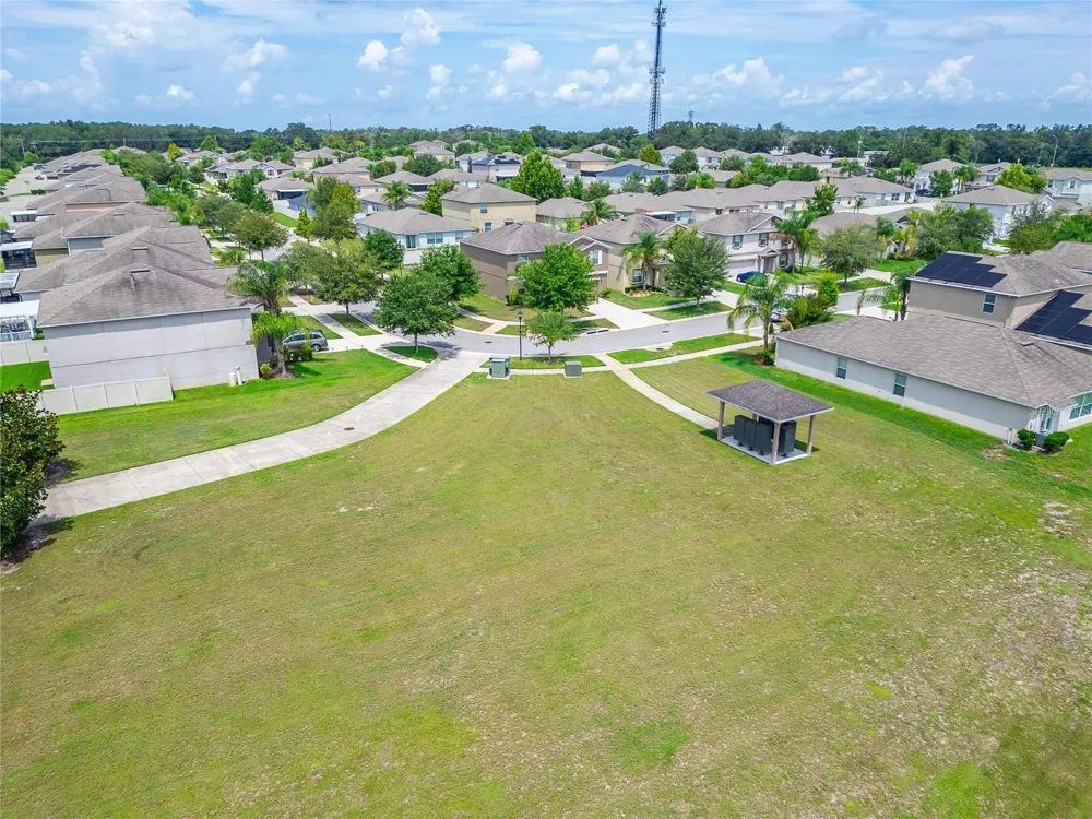 215 ENGLISH HERITAGE PLACE Dover, FL 33527