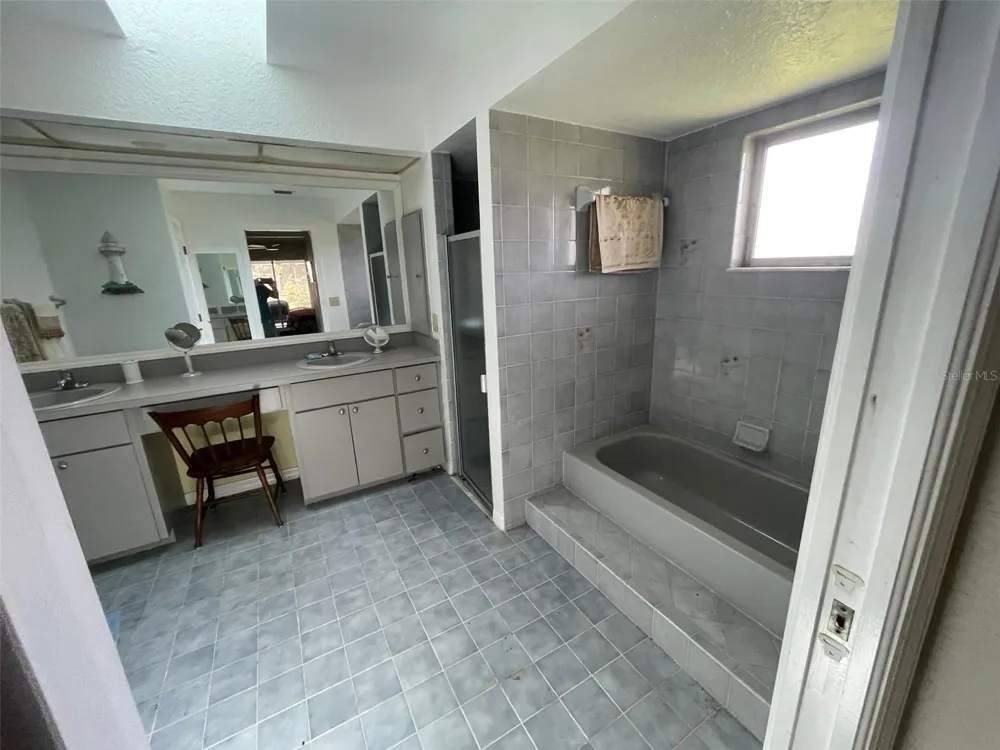 1091 VENTURE COURT Punta Gorda, FL 33983