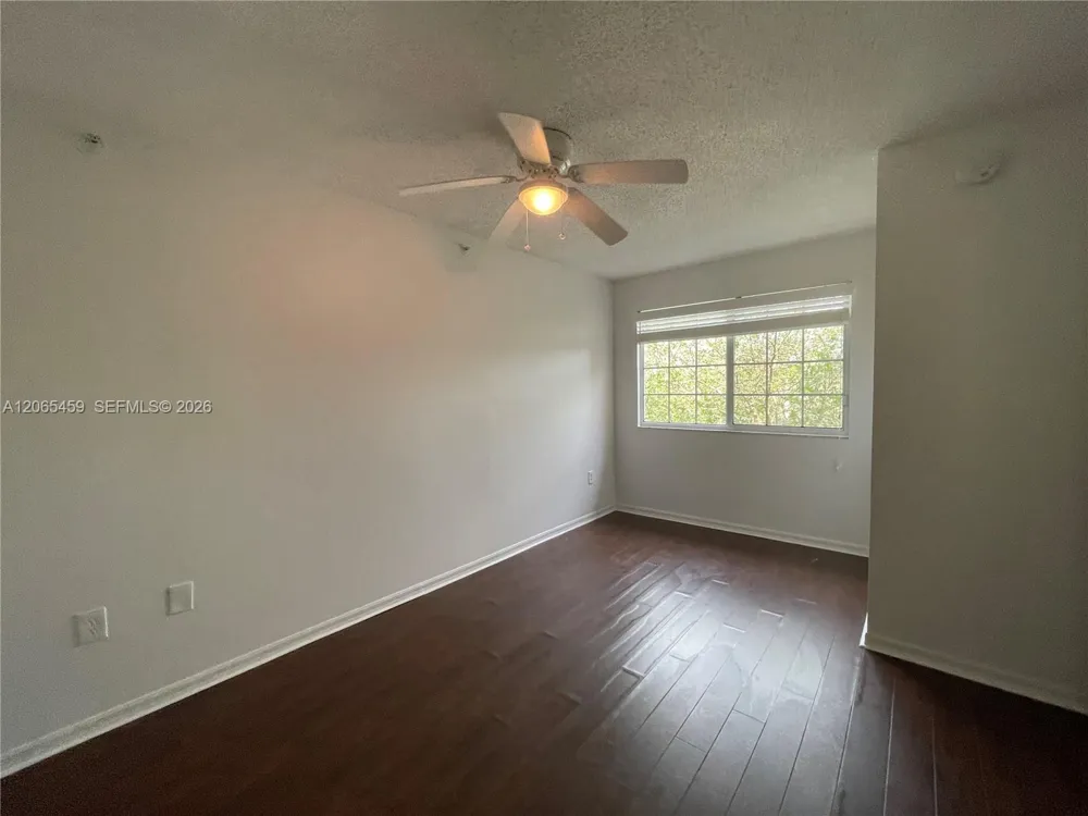 5025 Wiles Rd #303 Coconut Creek, FL 33073