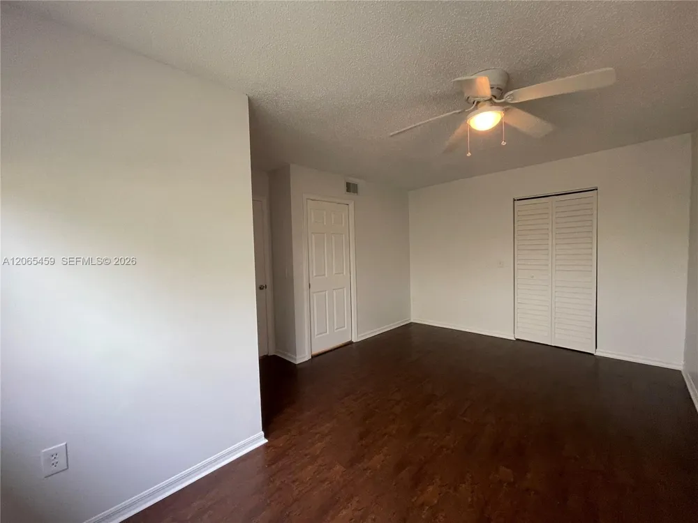 5025 Wiles Rd #303 Coconut Creek, FL 33073