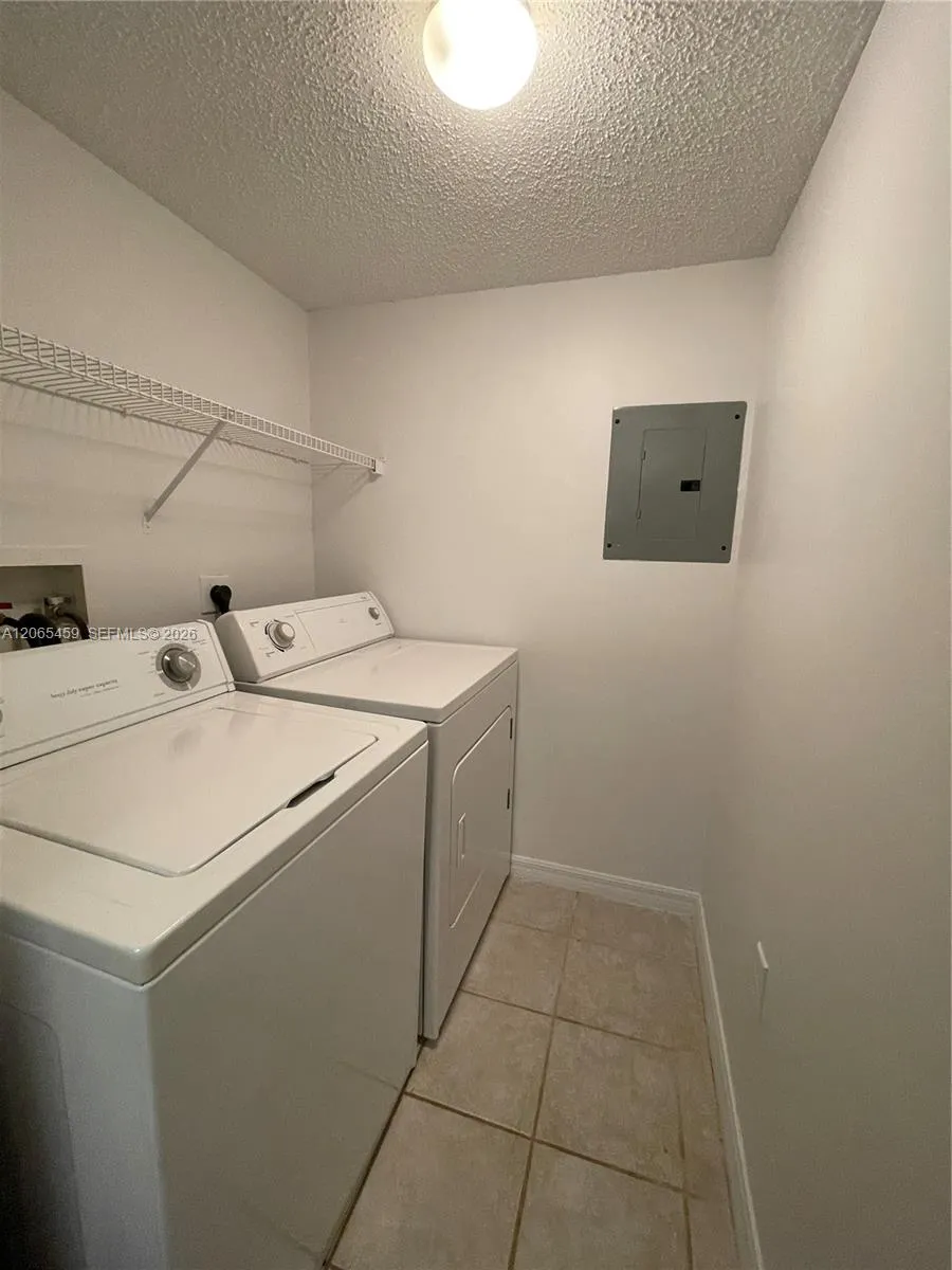 5025 Wiles Rd #303 Coconut Creek, FL 33073