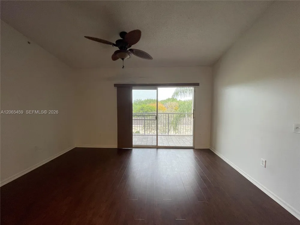 5025 Wiles Rd #303 Coconut Creek, FL 33073