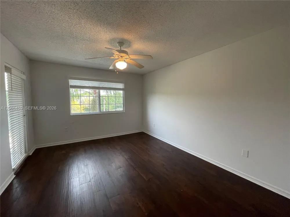 5025 Wiles Rd #303 Coconut Creek, FL 33073