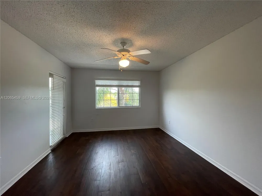 5025 Wiles Rd #303 Coconut Creek, FL 33073
