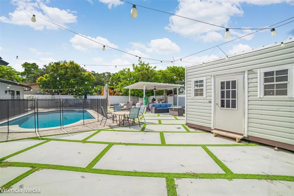10316 SW 50th St Cooper City, FL 33328