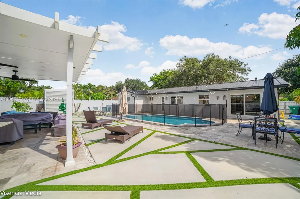 10316 SW 50th St Cooper City, FL 33328
