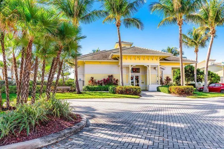 601 MARINER BAY BOULEVARD Fort Pierce, FL 34949