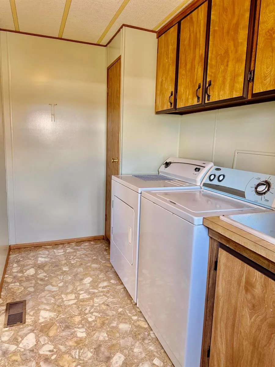 2301 SE 33RD STREET Okeechobee, FL 34974