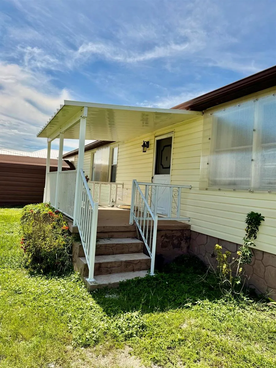 2301 SE 33RD STREET Okeechobee, FL 34974