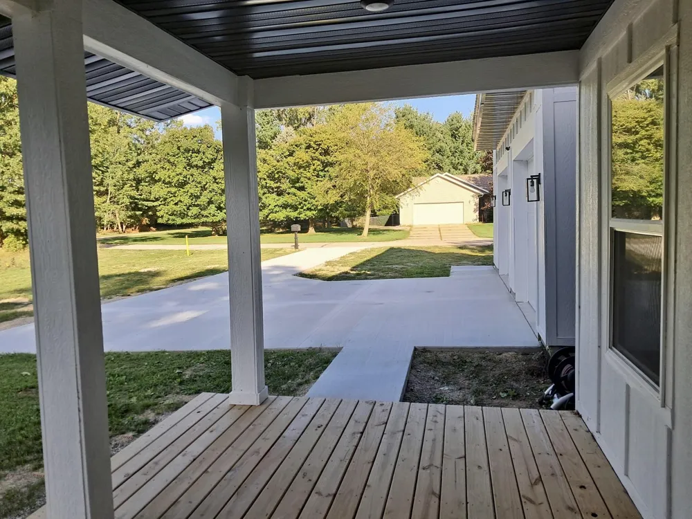 8411 Peninsula Drive W Morton Township, MI 49346