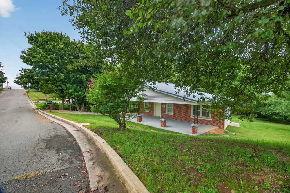 52 Columbia St Cookeville, TN 38501