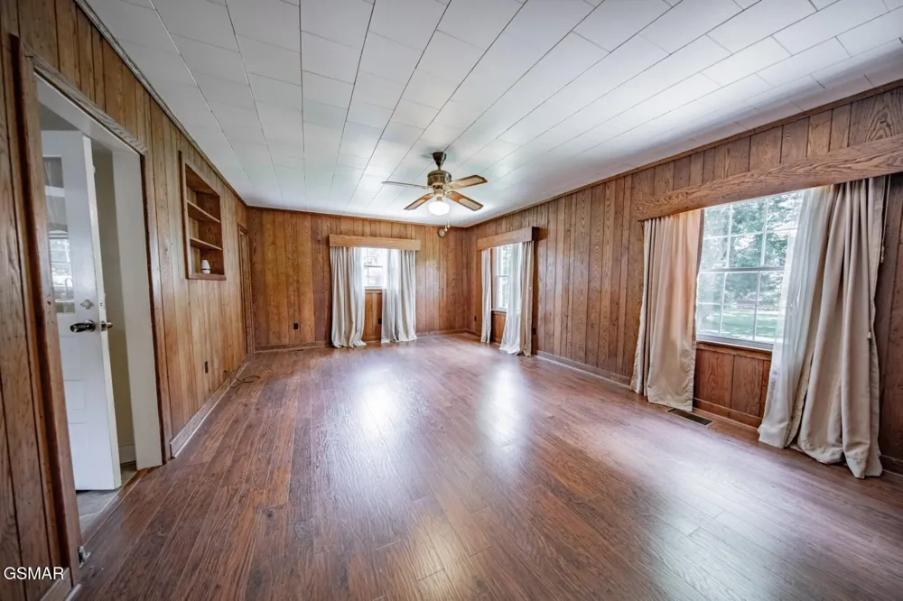 125 Washington Avenue Newport, TN 37821