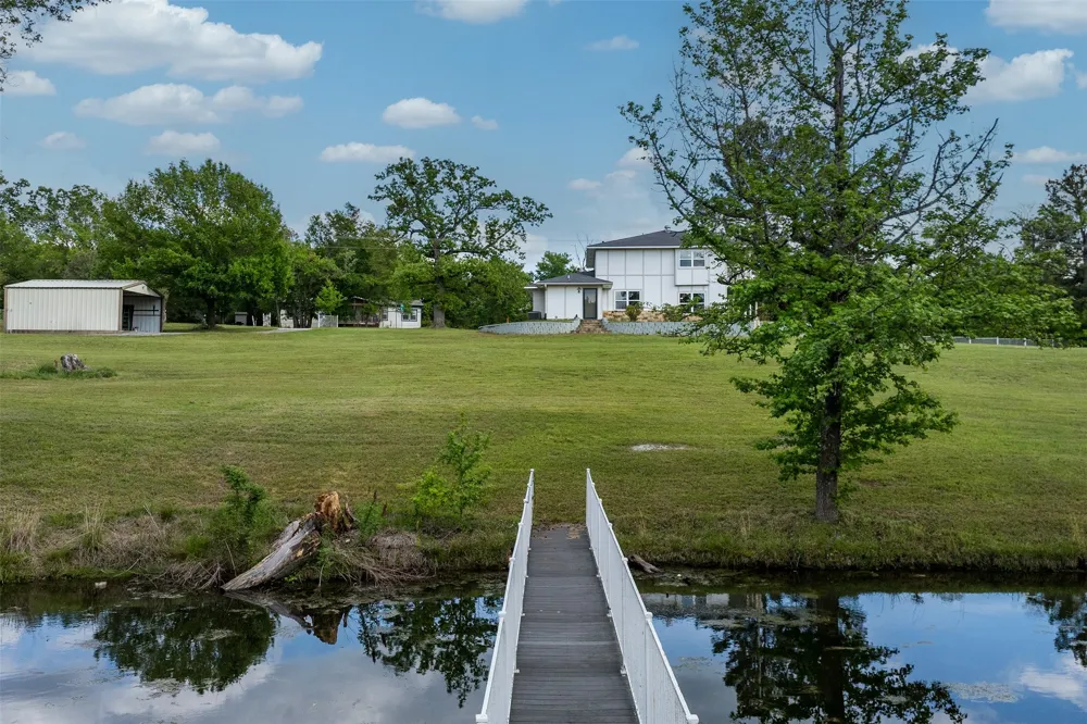 3672 E FM 1861 Athens, TX 75752