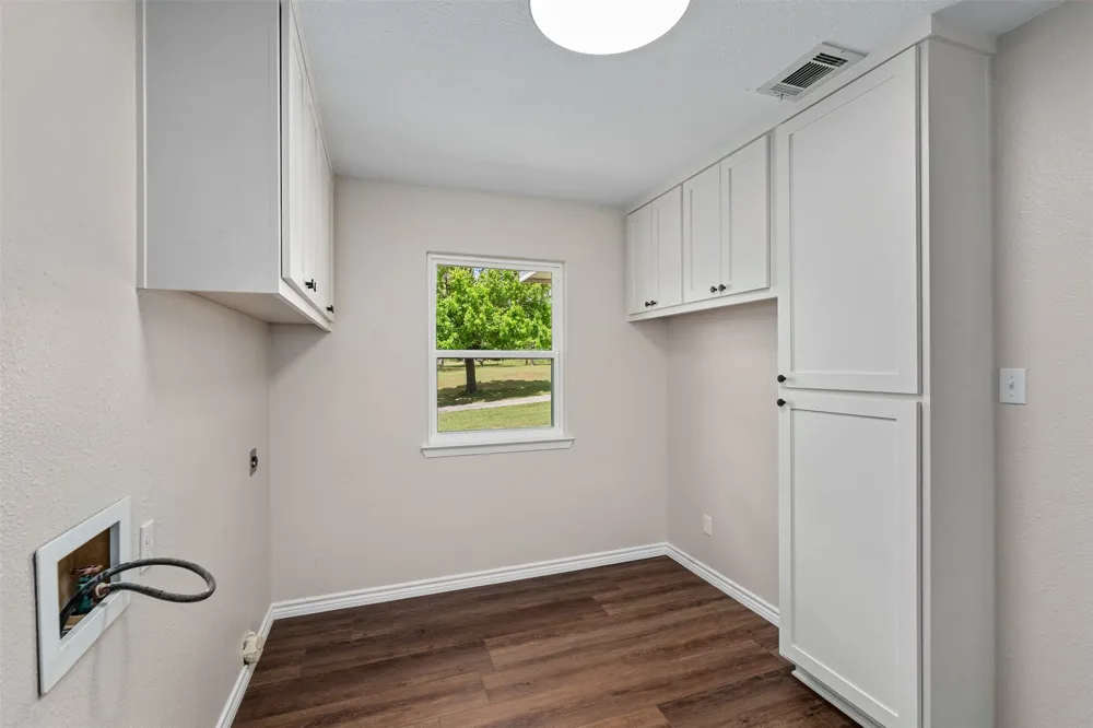 3672 E FM 1861 Athens, TX 75752
