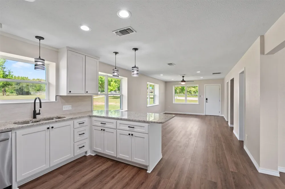 3672 E FM 1861 Athens, TX 75752