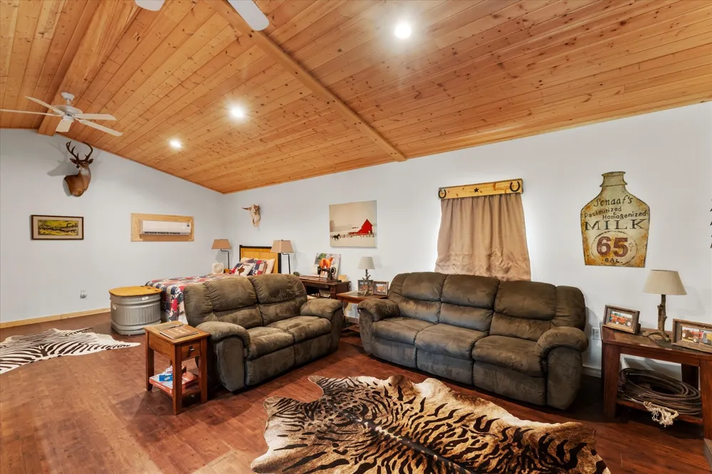 7267 E Texas Highway 49 Highway Mt Pleasant, TX 75455