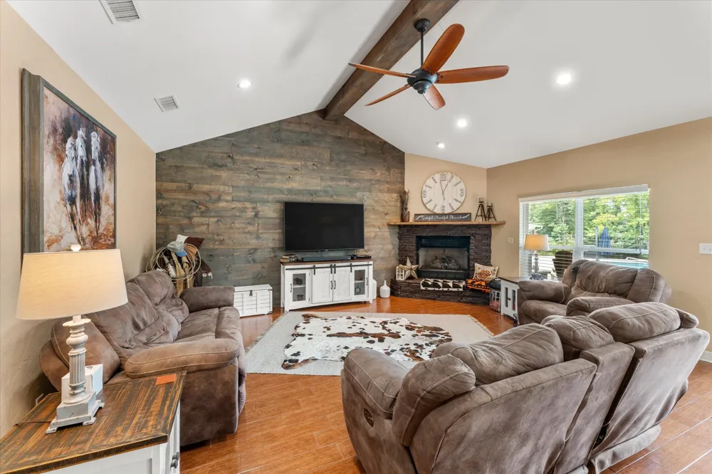7267 E Texas Highway 49 Highway Mt Pleasant, TX 75455