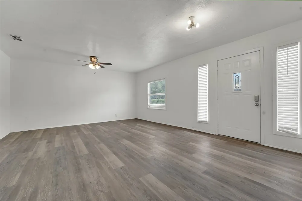 2682 Wasina Drive Farmers Branch, TX 75234