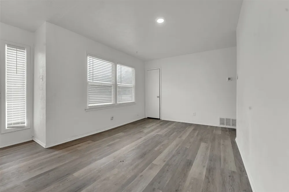 2682 Wasina Drive Farmers Branch, TX 75234
