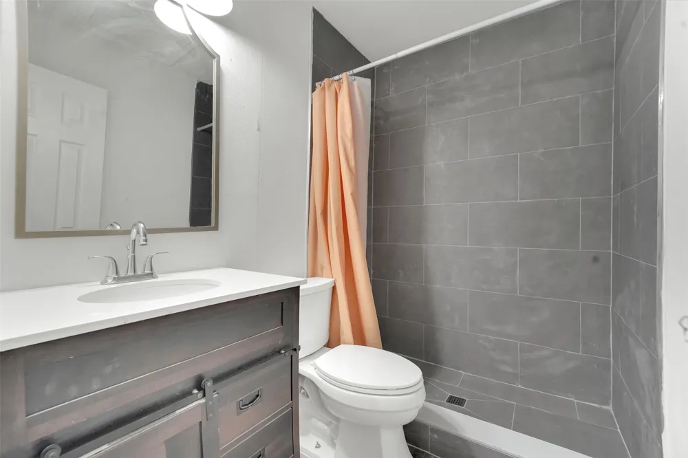 2682 Wasina Drive Farmers Branch, TX 75234