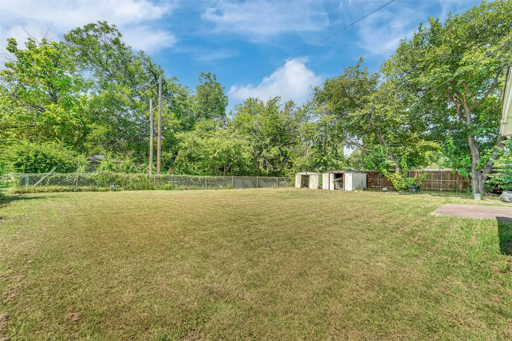 2682 Wasina Drive Farmers Branch, TX 75234