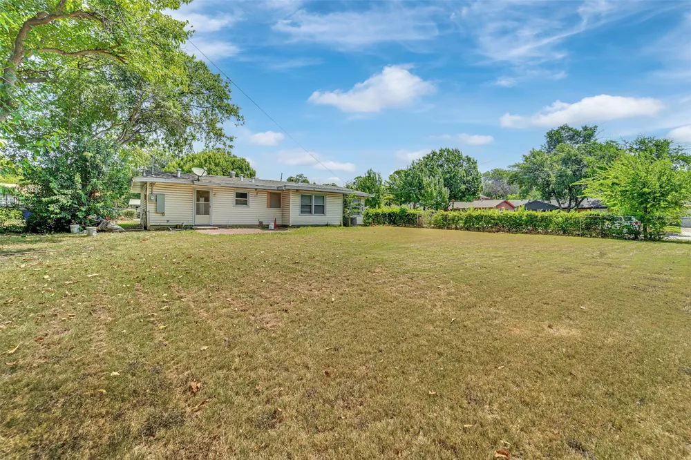 2682 Wasina Drive Farmers Branch, TX 75234
