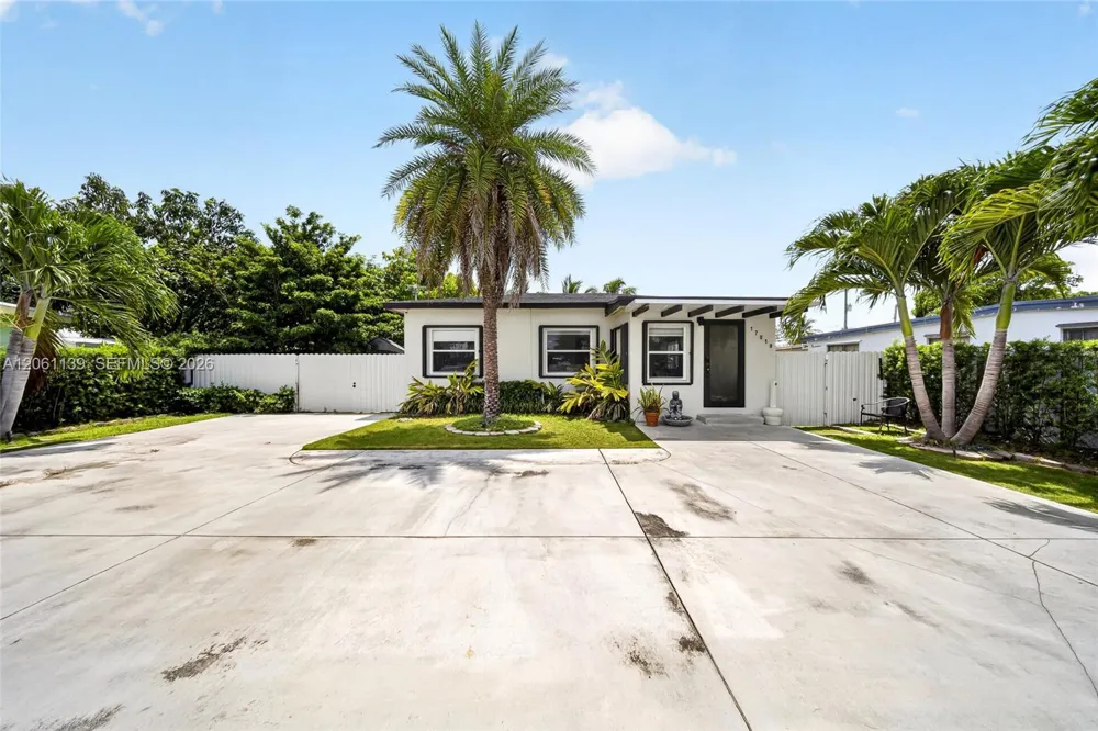 17019 SW 100th Ave Miami, FL 33157