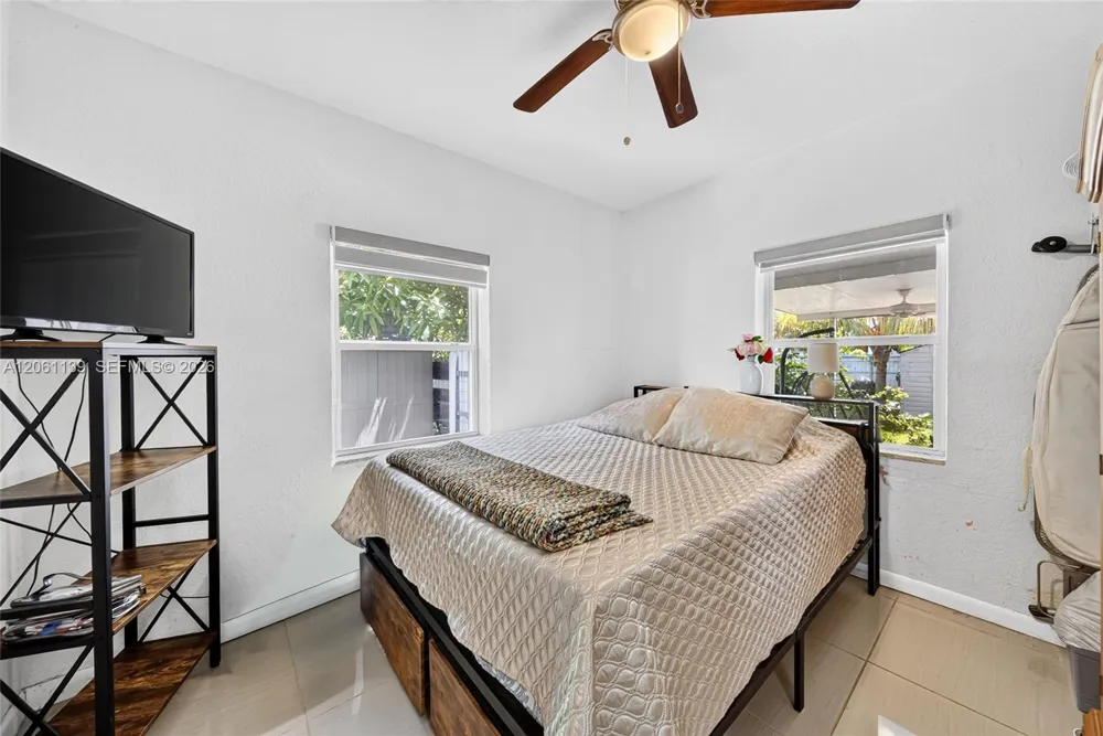 17019 SW 100th Ave Miami, FL 33157